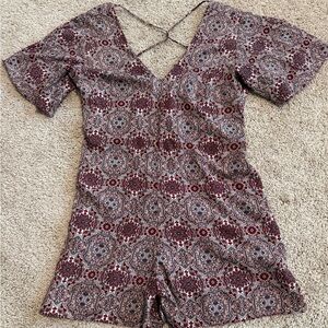 4SI3NNA Burgundy & Cream Paisley Print Boho Romper Size Small